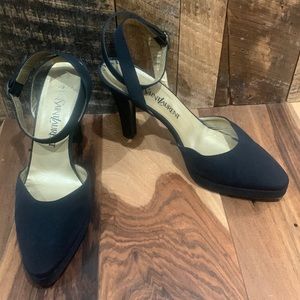 Yves Saint Laurent black classic heel